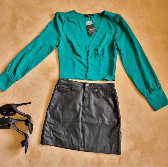 Forever 21 green long sleeve top size  M juniors - Picture 2 of 8